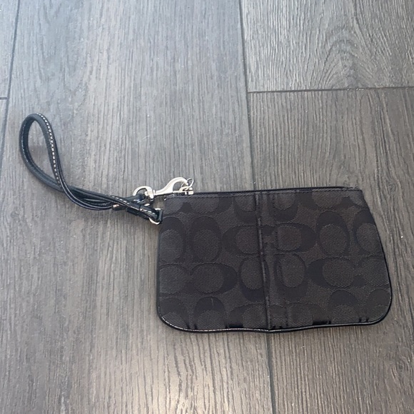Coach wristlet - Picture 2 of 3